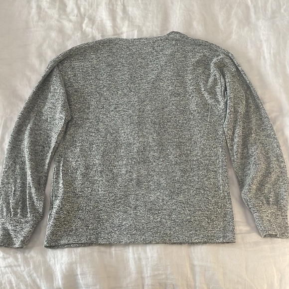 Lucky Brand V Neck Cloud Soft Gray Long Sleeve T sz XS - Picture 2 of 6